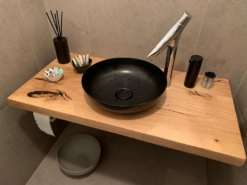 Waschtischplatte Eiche massiv gebuerstet geoelt mit Baumkante 120x50x4-cm