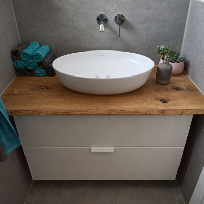 Waschtischplatte Eiche mit Baumkante